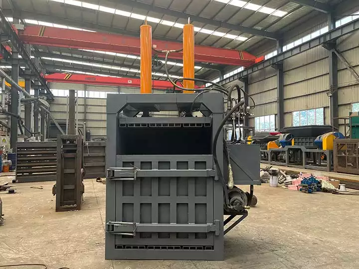 Shuliy hydraulic baling press in the factory