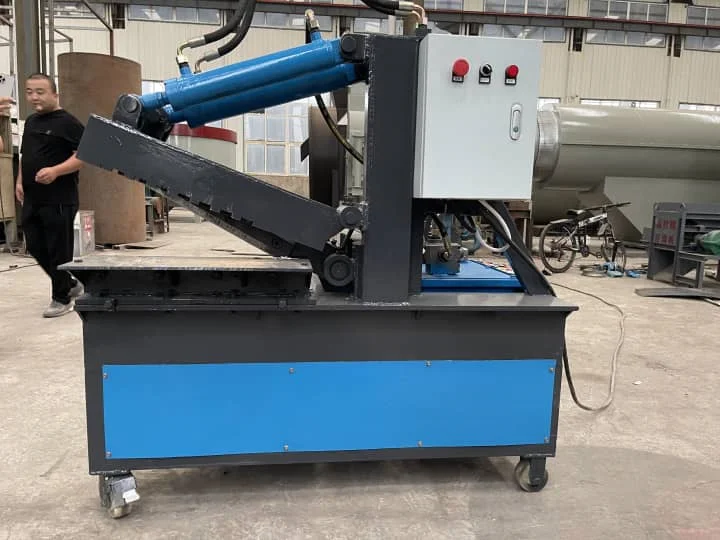 Hydraulic alligator shear