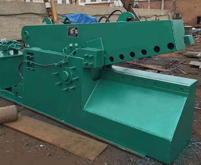 Alligator metal shear machine