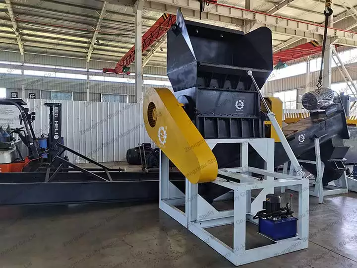 Plastic crusher