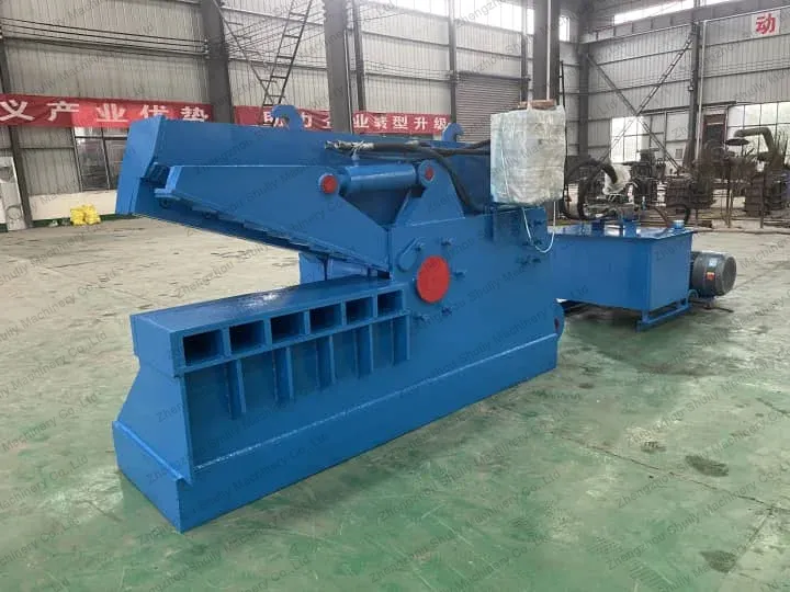 Hydraulic alligator shearing machine