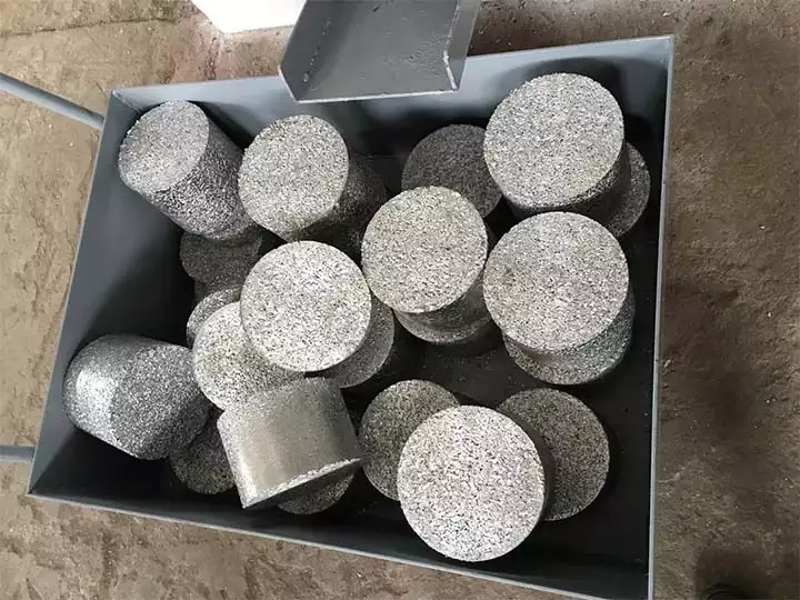 Final products of metal briquette press