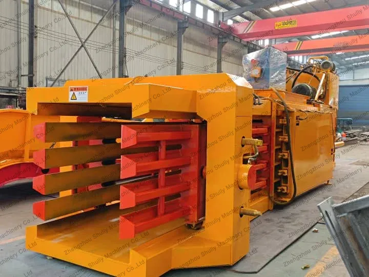 ویتنام کے ری سائیکلنگ اسٹیشن کے لیے 160T افقی کاغذ کا بیلر مشین